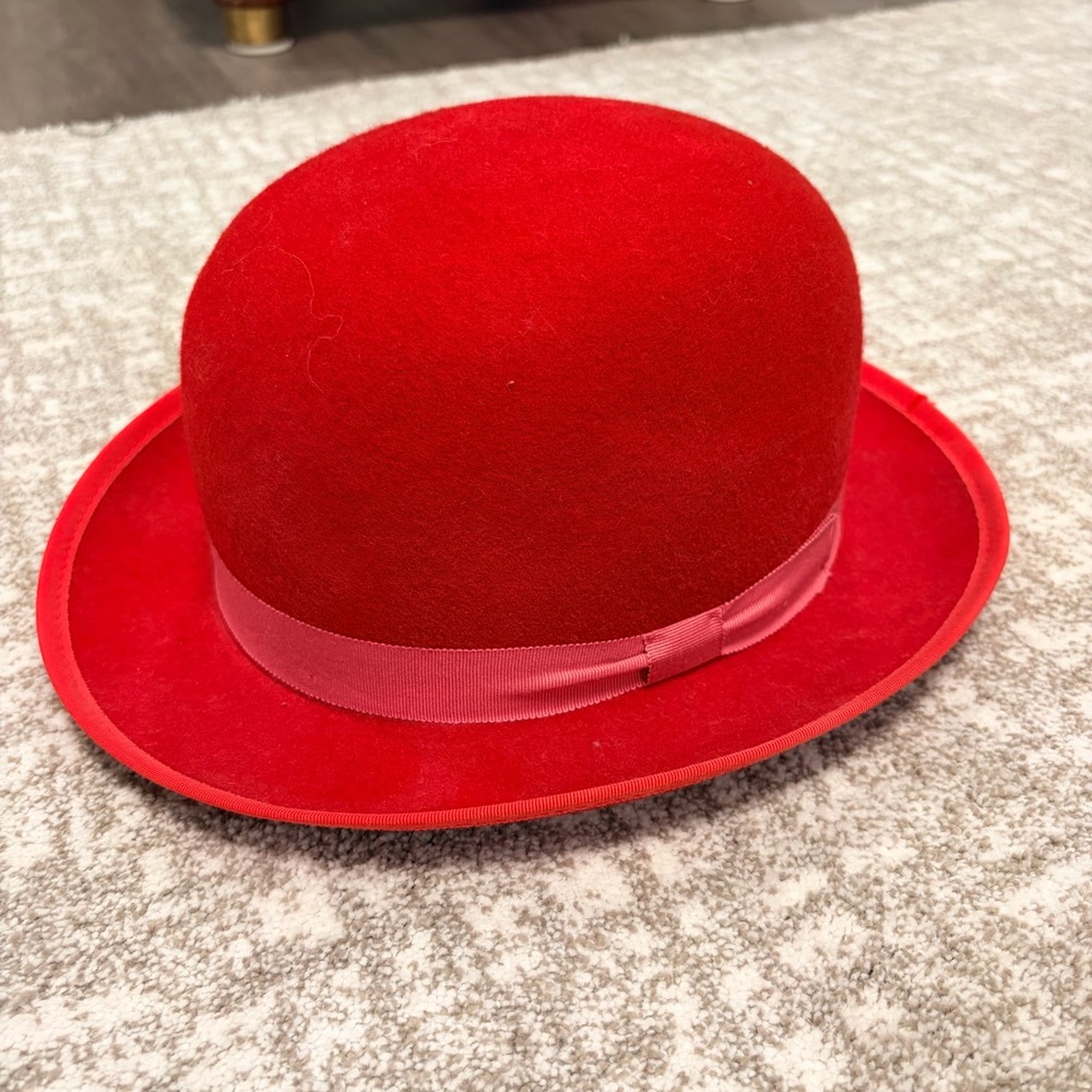 Red felt bowler hat